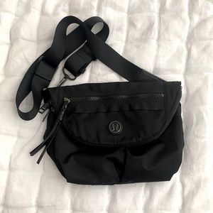 Lululemon black crossbody or belt bag